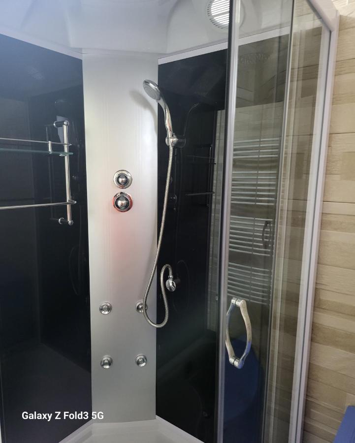 Апартаменты Apartament In Bucovina, Campulung Moldovenesc, Impecabil . Экстерьер фото